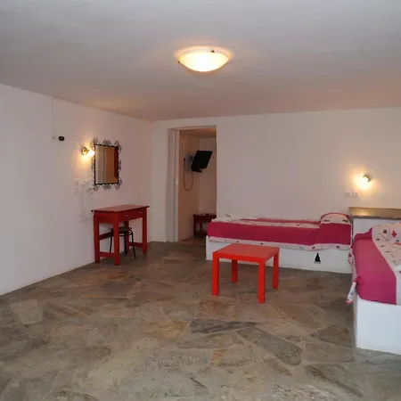 アパート Drosoulites アギオス・イオアニス